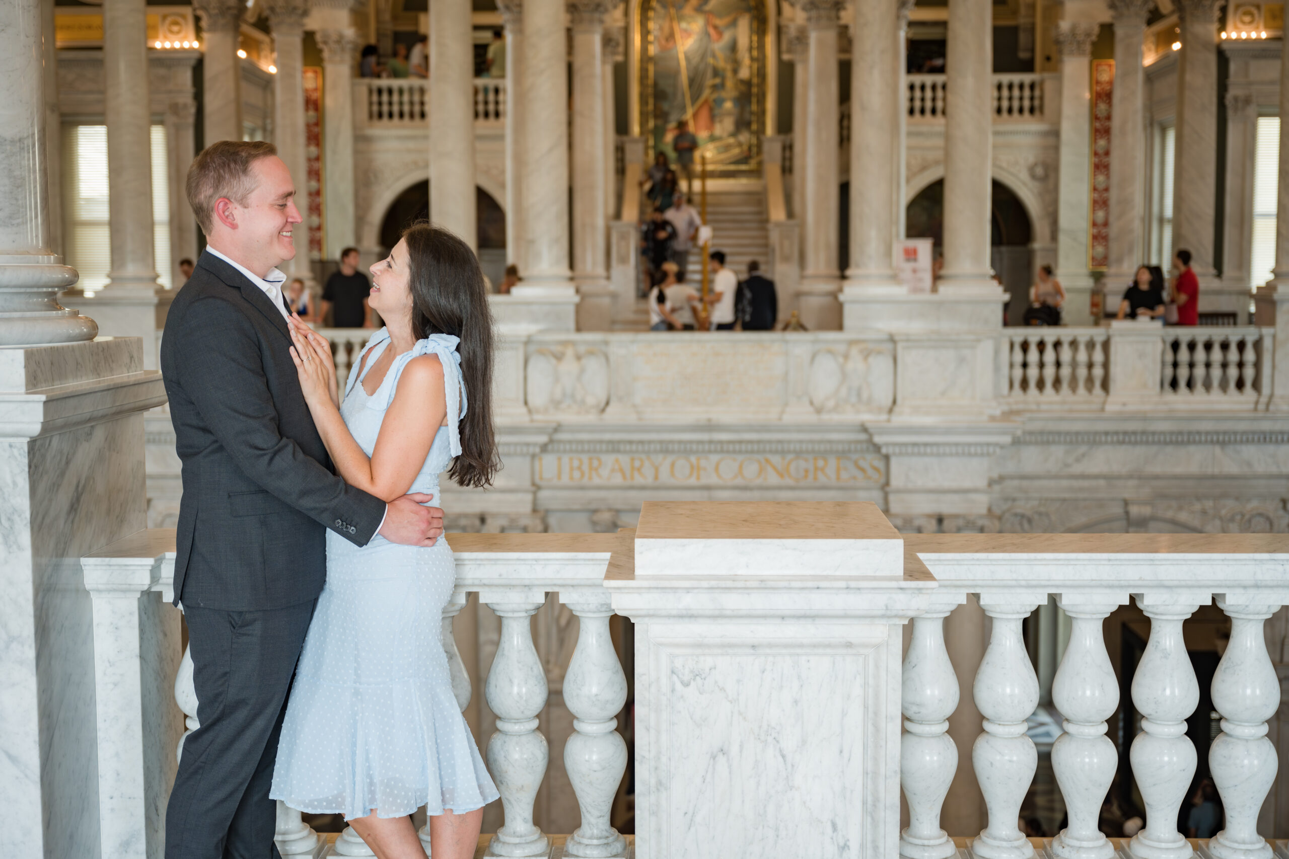 engagement photo at library of congress